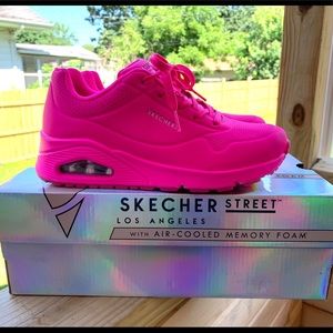 Women’s Skechers UNO neon Night Shades size 7